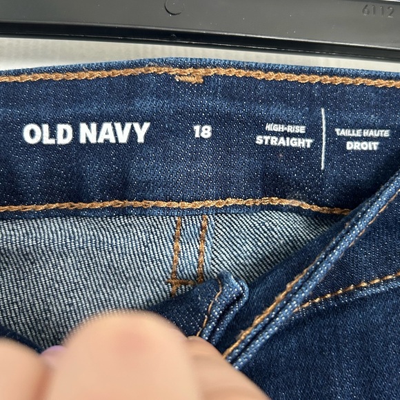 High-Waisted Dark Wash Jeans - Picture 3 of 3